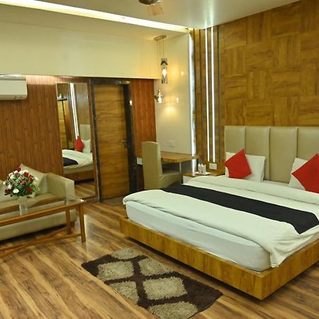 Hotel K D Palace Kanpur Zewnętrze zdjęcie