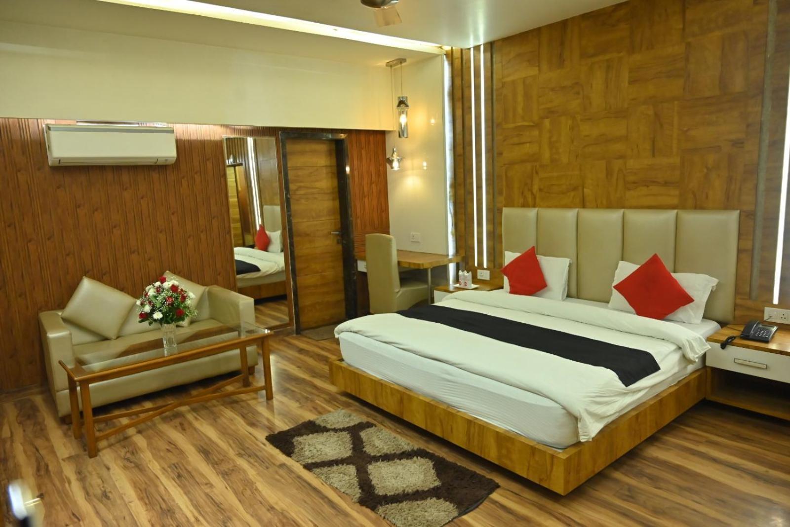 Hotel K D Palace Kanpur Zewnętrze zdjęcie